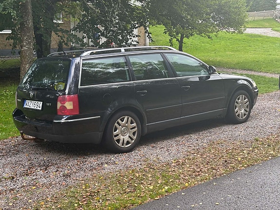 Volkswagen Passat 4 of 6