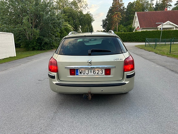 Peugeot 407 2 of 8