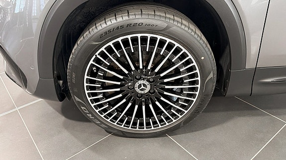 Mercedes-Benz EQB250+ 6 of 12