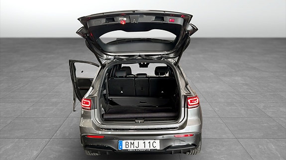Mercedes-Benz EQB250+ 10 of 12