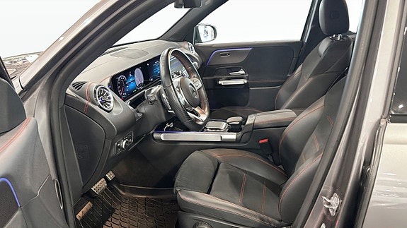 Mercedes-Benz EQB250+ 8 of 12