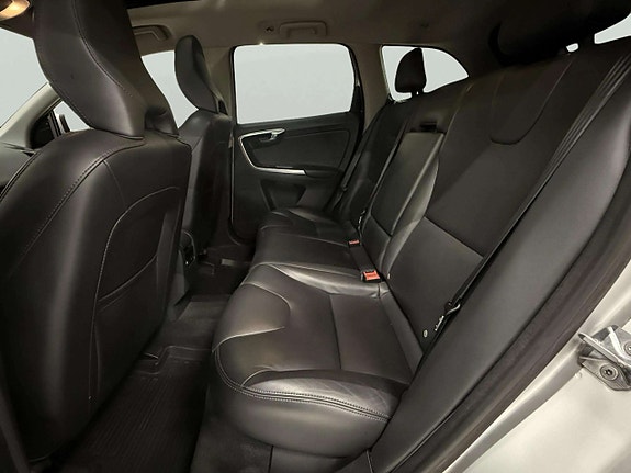 Volvo XC60 16 of 27