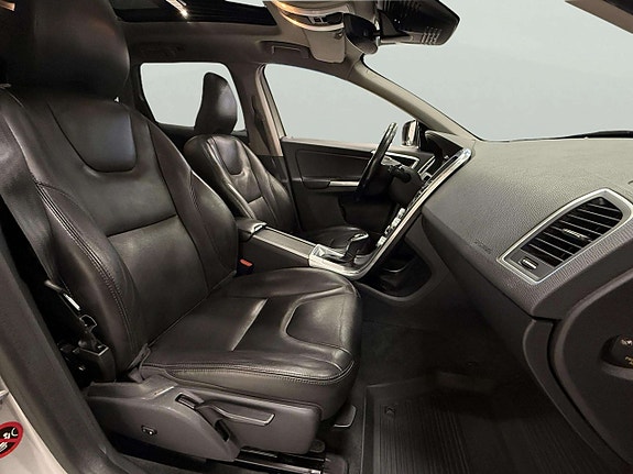 Volvo XC60 14 of 27