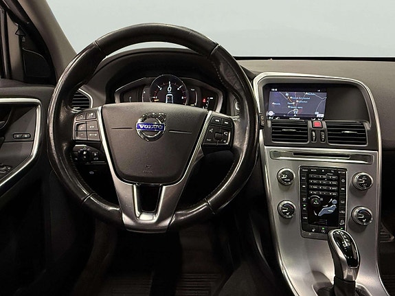 Volvo XC60 11 of 27