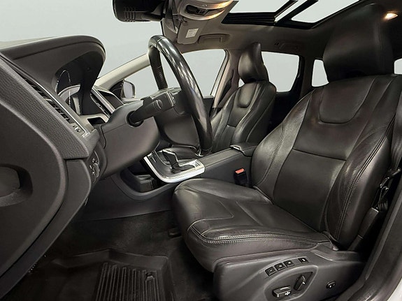 Volvo XC60 12 of 27