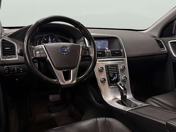 Volvo XC60 13 of 27