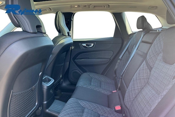 Volvo XC60 16 of 24