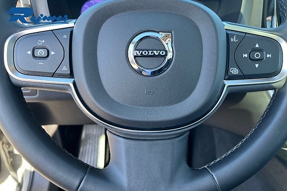Volvo XC60 10 of 24