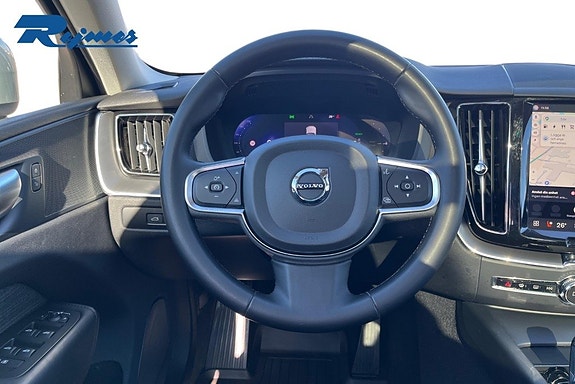 Volvo XC60 9 of 24