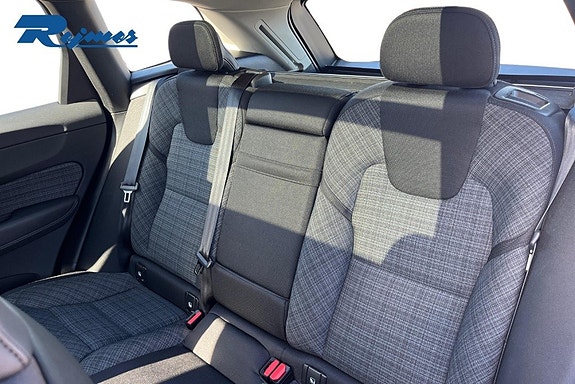 Volvo XC60 17 of 24