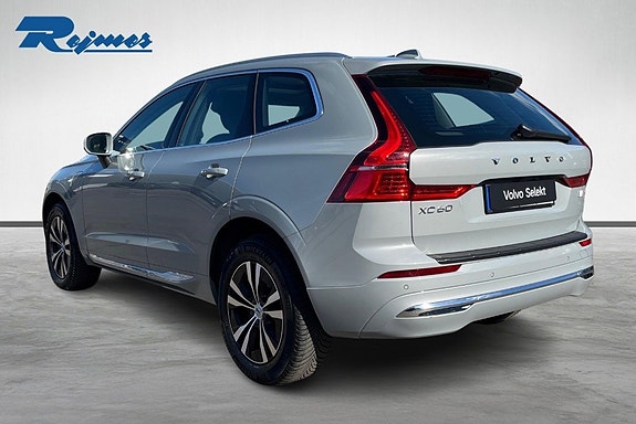Volvo XC60 2 of 24