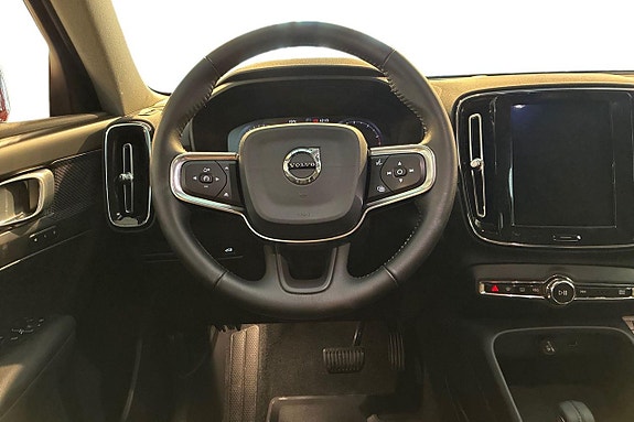 Volvo XC40 12 of 21