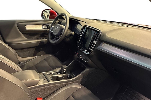 Volvo XC40 10 of 21