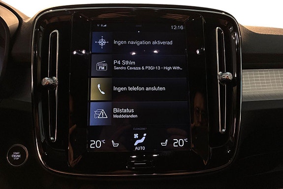 Volvo XC40 14 of 21