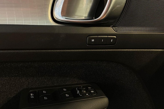 Volvo XC40 16 of 21