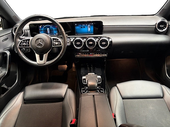 Mercedes-Benz A180 10 of 18