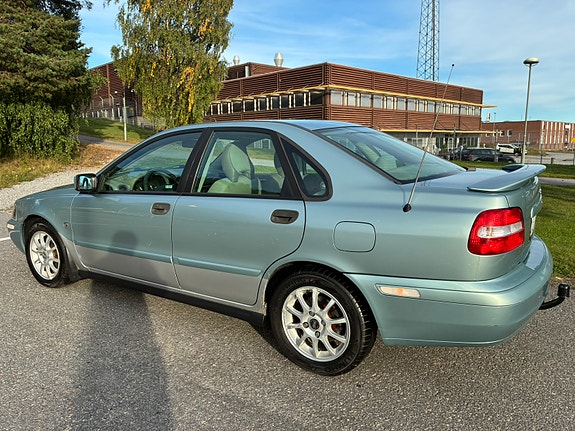 Volvo S40 3 of 10