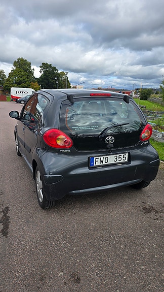 Toyota Aygo 3 of 7