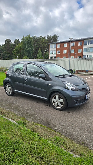 Toyota Aygo 4 of 7