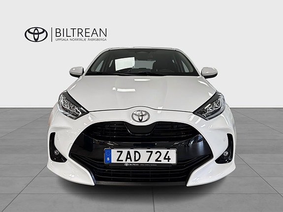 Toyota Yaris 5 of 12