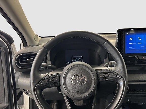 Toyota Yaris 10 of 12