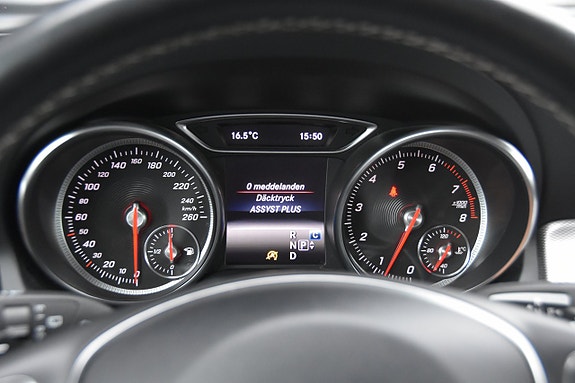 Mercedes-Benz GLA200 15 of 18