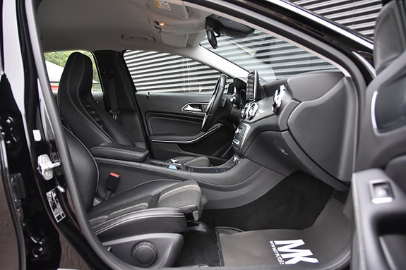 Mercedes-Benz GLA200 10 of 18