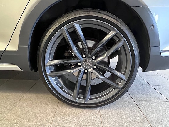 Volkswagen Passat Alltrack 28 of 28