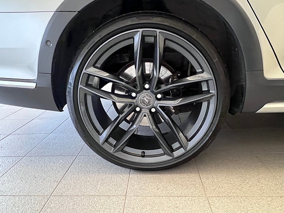 Volkswagen Passat Alltrack 27 of 28