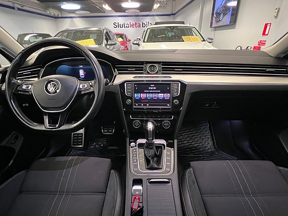 Volkswagen Passat Alltrack 16 of 28