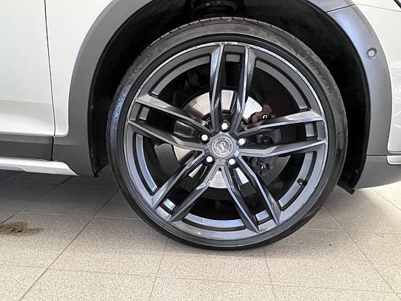 Volkswagen Passat Alltrack 26 of 28