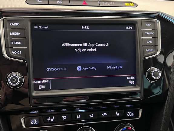 Volkswagen Passat Alltrack 21 of 28