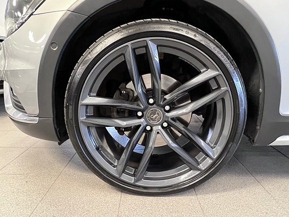 Volkswagen Passat Alltrack 25 of 28