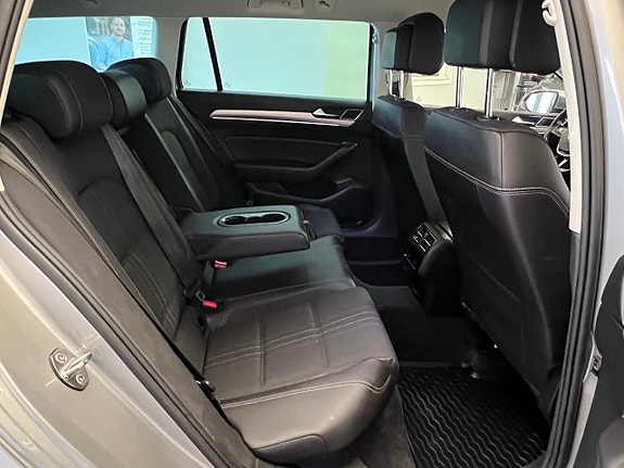 Volkswagen Passat Alltrack 14 of 28
