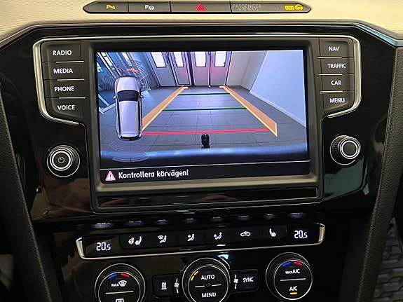 Volkswagen Passat Alltrack 20 of 28