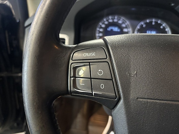 Volvo XC70 13 of 24