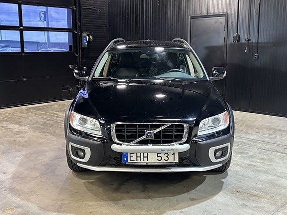 Volvo XC70 2 of 24