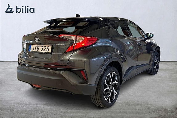 Toyota C-HR 19 of 21