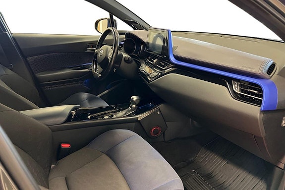 Toyota C-HR 7 of 21