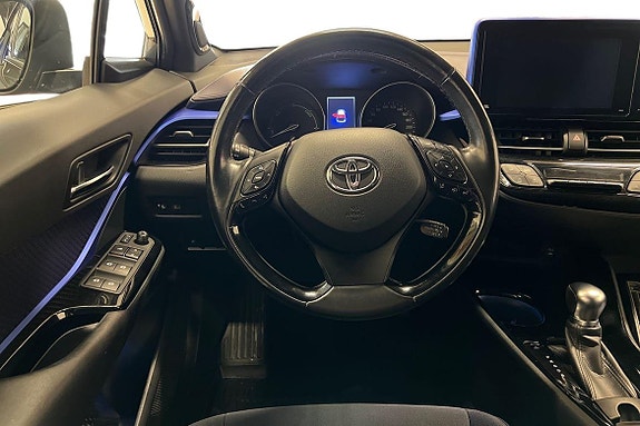 Toyota C-HR 11 of 21