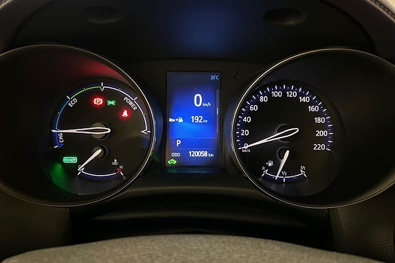 Toyota C-HR 16 of 21