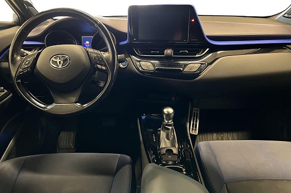 Toyota C-HR 10 of 21