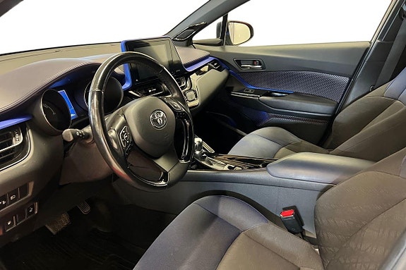 Toyota C-HR 14 of 21