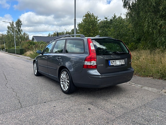 Volvo V50 3 of 7