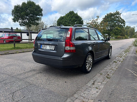 Volvo V50 2 of 7
