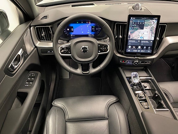Volvo XC60 10 of 30