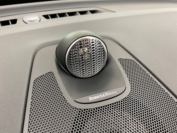 Volvo XC60 13 of 30