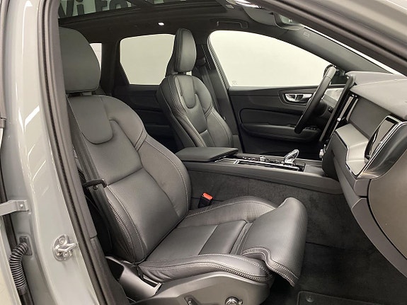 Volvo XC60 14 of 30