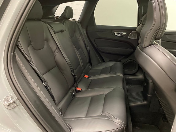 Volvo XC60 18 of 30