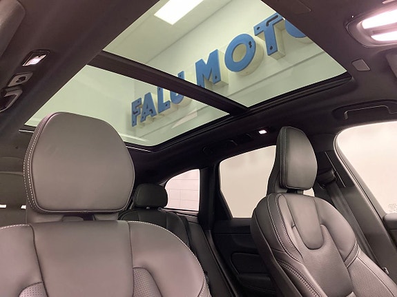 Volvo XC60 16 of 30